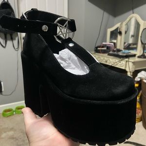 Size 5 Killstar Solstice Shoes